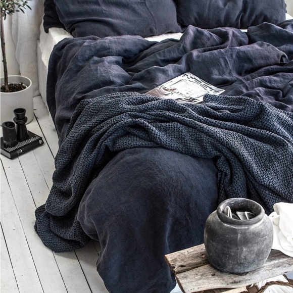 100% Natural Linen Graphite Blue Queen Bedding Set - Picture 4 of 7
